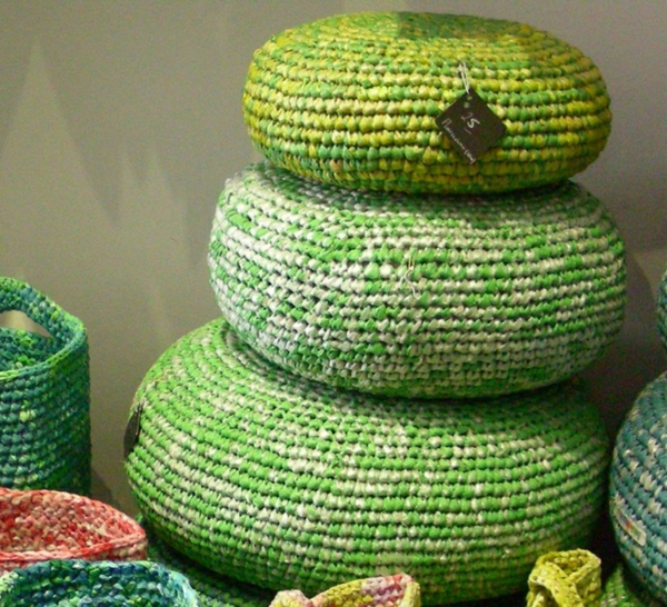 nachhaltiger konsum grüne sitzkissen häkeln plastiktüten