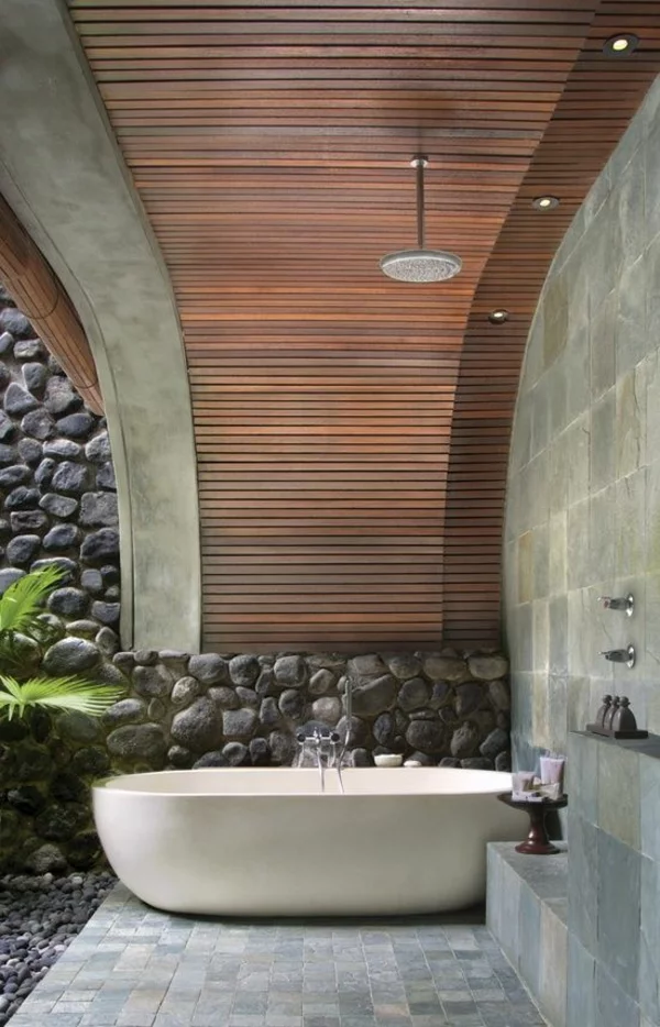 outdoor dusche badezimmer im außenbereich badewanne freistehend