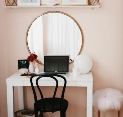 Schminktisch Designs für die eigene feminine Ecke im Zimmer