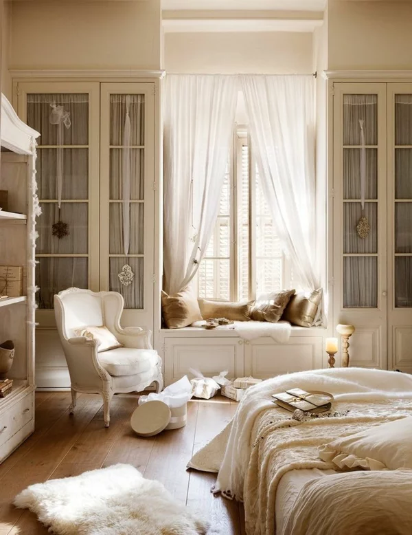 schlafzimmer einrichten ideen holzboden luftige gardinen