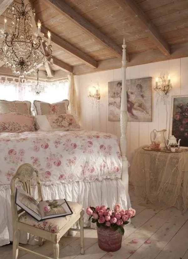 shabby chic schlafzimmer florale elemente leuchter rosen