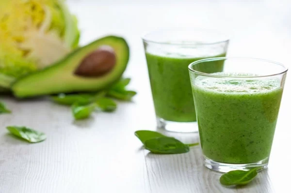 sternzeichen widder avocado grüne smoothies
