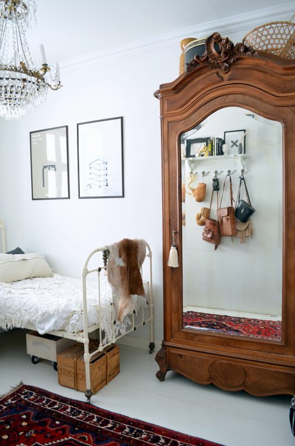 vintage möbel einrichtungsideen schlafzimmer mädchen kleiderschrank spiegel