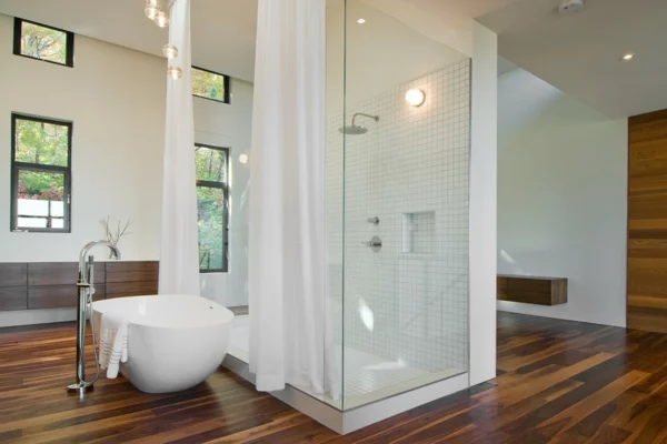 vorhang badezimmer weiß schlicht design dusche badewanne