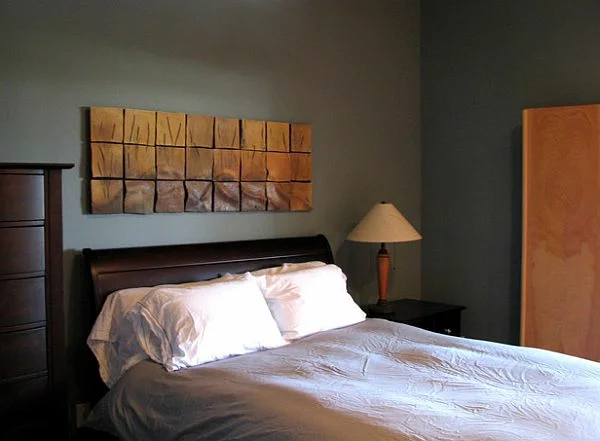 wandgestaltung kleines schlafzimmer elegante wanddeko metall Brenda McMahon Ceramics