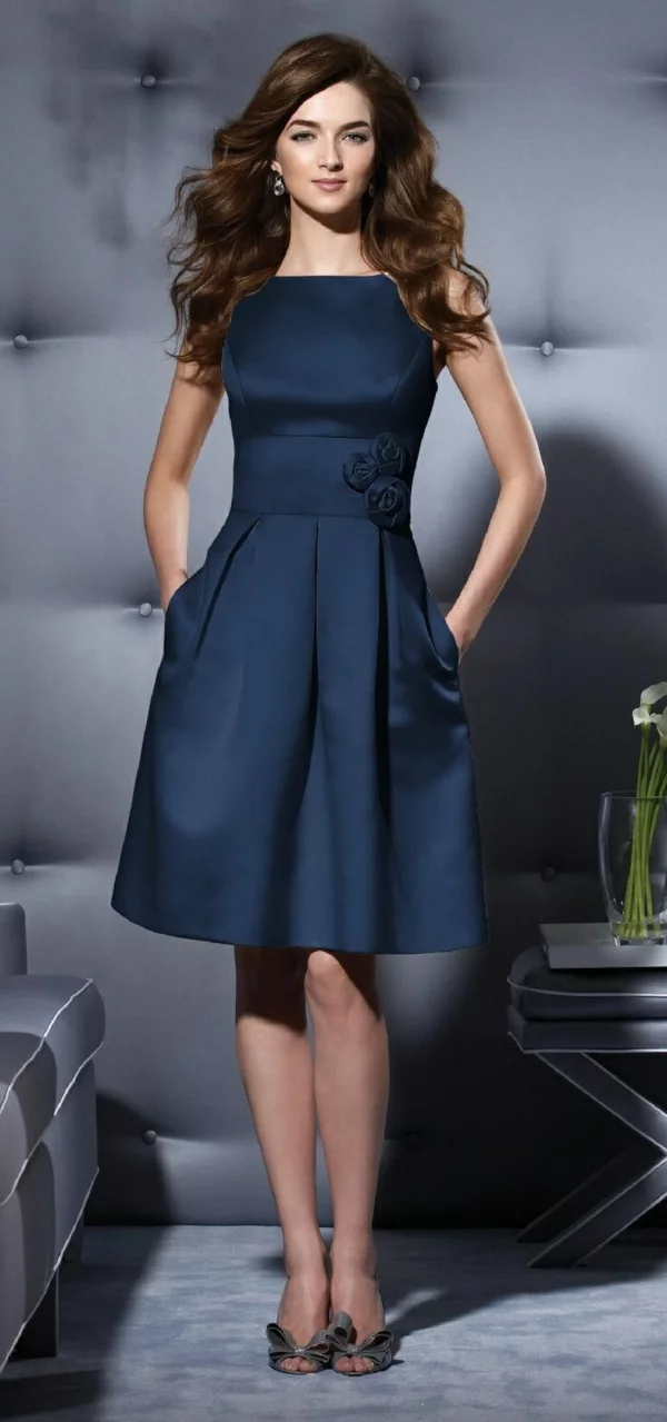 Cocktail Kleider schlicht elegant dunkelblau dresscode