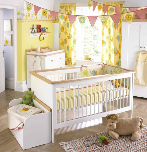 babyzimmer gestaltung gelbe gardinen weiße einrichtung