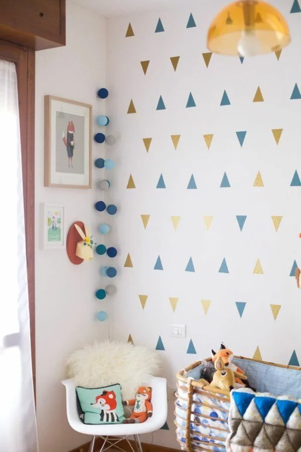 babyzimmer wandgestaltung farbige geometrische figuren