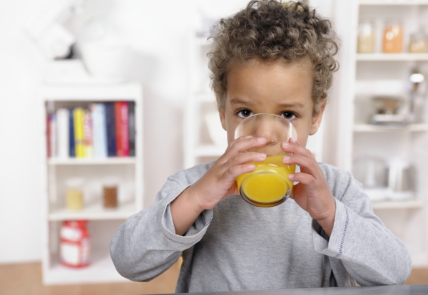 gesunde ernährung für kinder säfte trinken