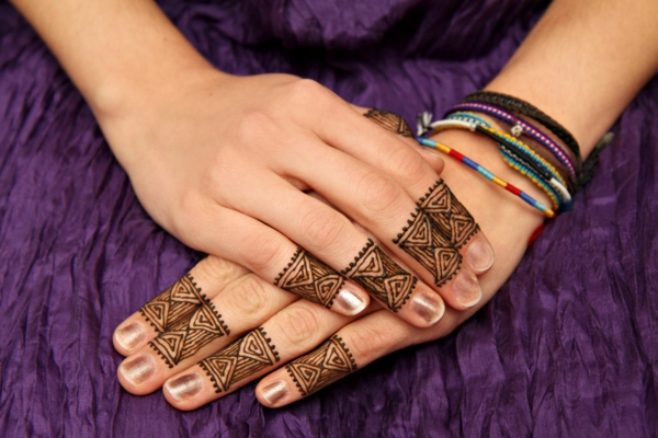 henna muster finger dekoration vintage
