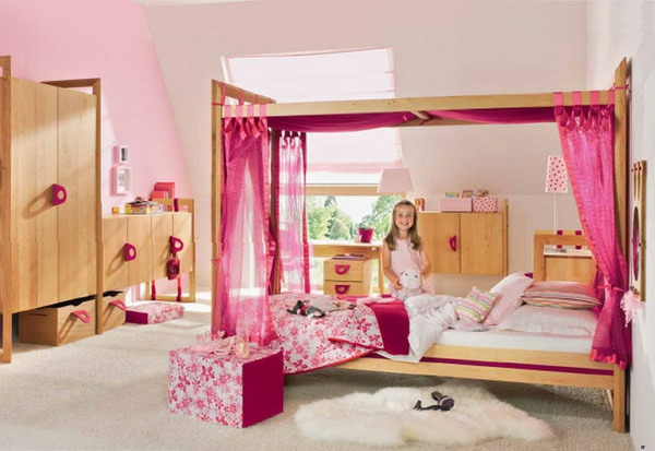 kinderzimmergestaltung mädchenzimmer dekorieren rosanuancen himmelbett