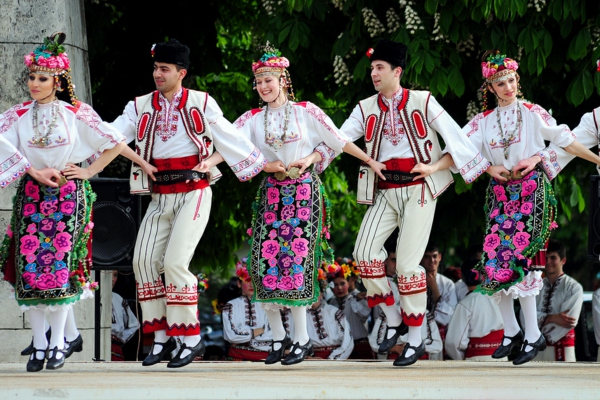 last minute bulgarien folklortänze kostüme trachten