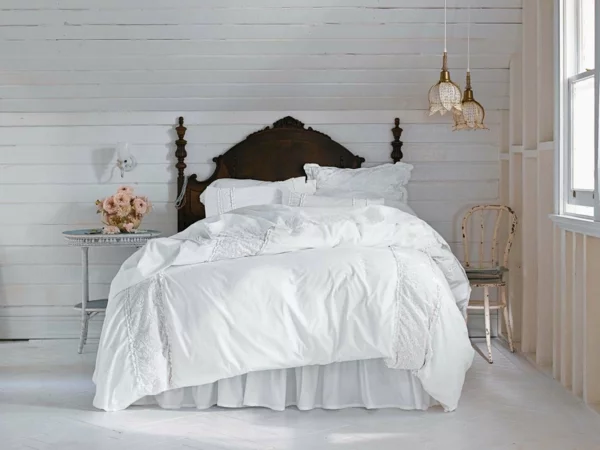 schlafzimmer design vintage stil weiße bettwäsche