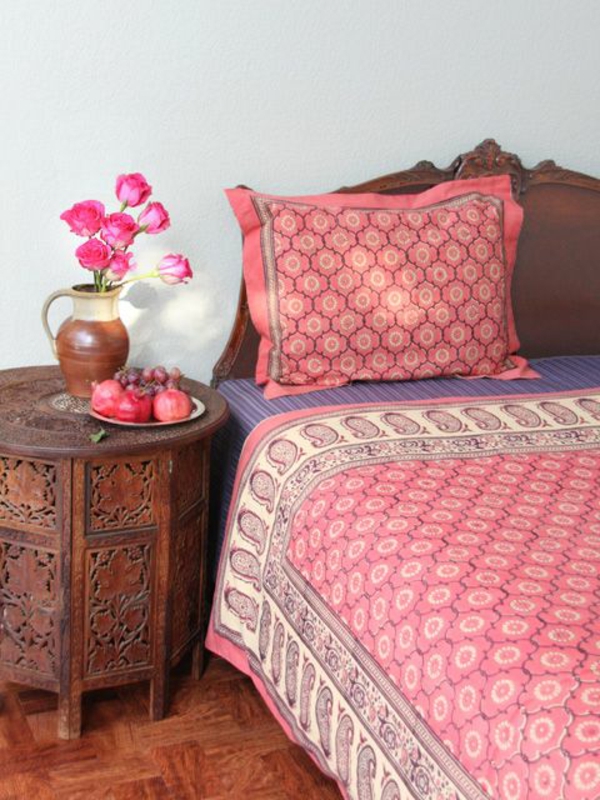 schlafzimmer möbel bett nachttisch orientalischer stil