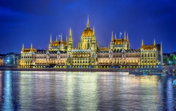 sehenswürdigkeiten budapest das parlament nachts