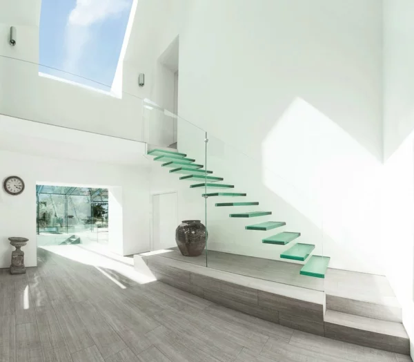 treppenhaus gestalten design gläserne stufen