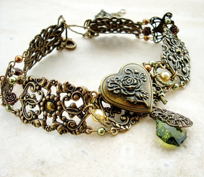 gothic schmuck halskette bronze ornamente herz glitersteine perlen