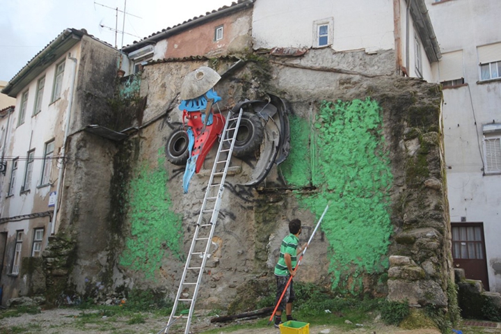 kunst aus müll streetart künstler Bordalo Segundo eule arbeitsprozess