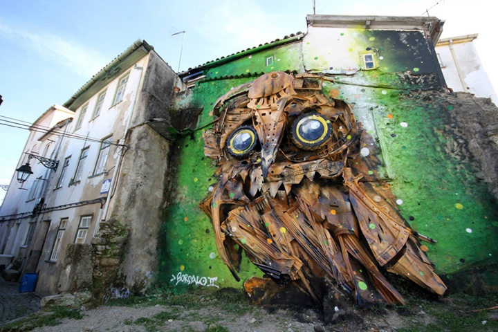 kunst aus müll streetart künstler Bordalo Segundo eule fertig