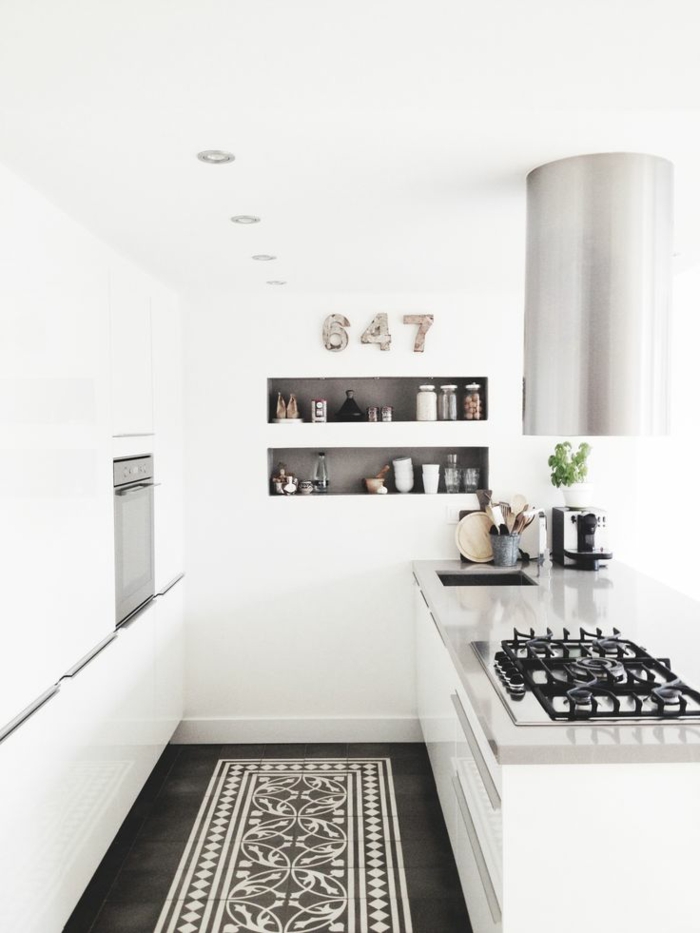 moderne küchen weiße wandfarbe tolle eingebaute regale
