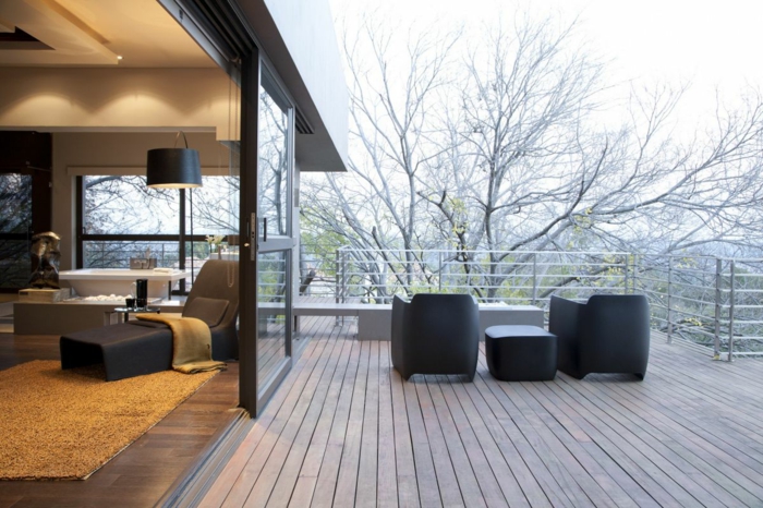 moderne terrassengestaltung minimalistisch schwarze außenmöbel