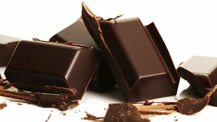 stress bewältigen schwarze schokolade essen