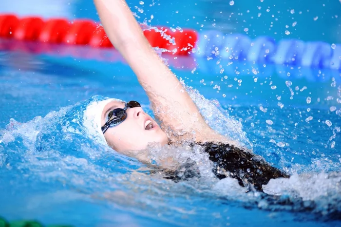 wasser schwimmen gesund wassersports trainieren