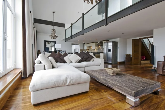 wohnzimmereinrichtungen weißes sofa rustikaler tisch