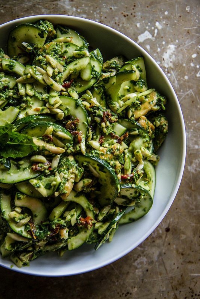 zucchini salat rezepte zuchini mit spinat und posto