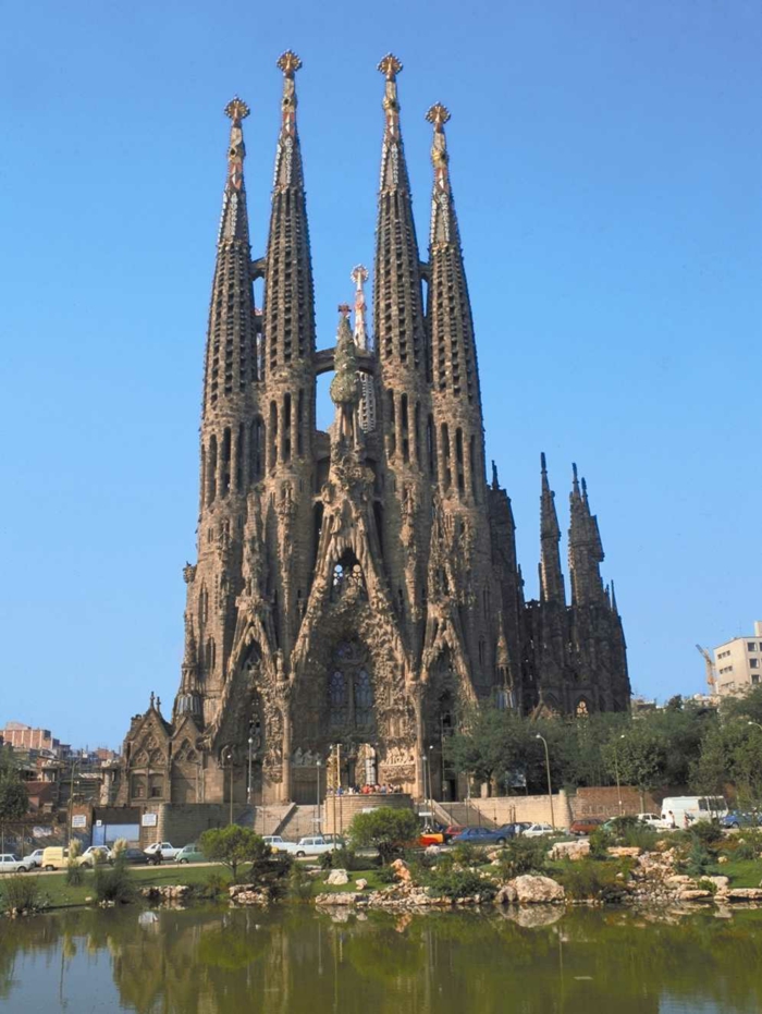 Antoni Gaudi Sagrada Familia ganz