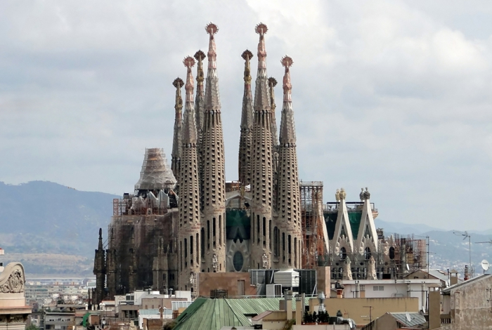 Antoni Gaudi Sagrada Familia seitlich