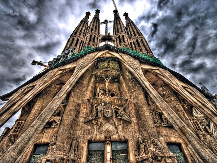 Antoni Gaudi Sagrada Familia von Aussen
