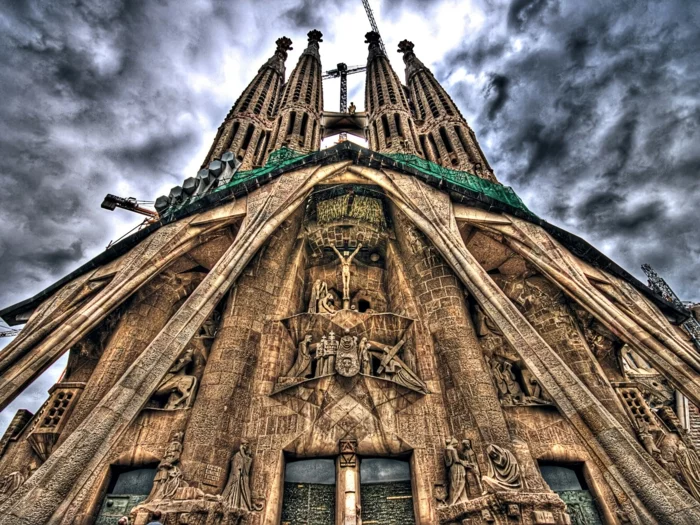 Antoni Gaudi Sagrada Familia von Aussen