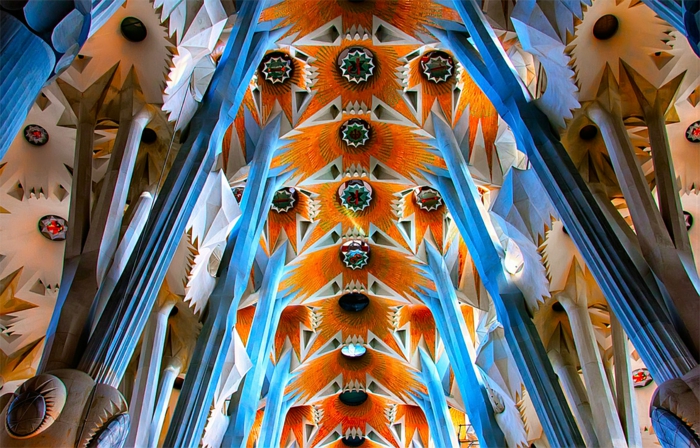 Antoni Gaudi Sagrada Familia von Innen