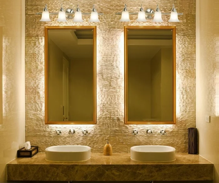 Badezimmer Spiegel Beleuchtung viereck beleuchtet