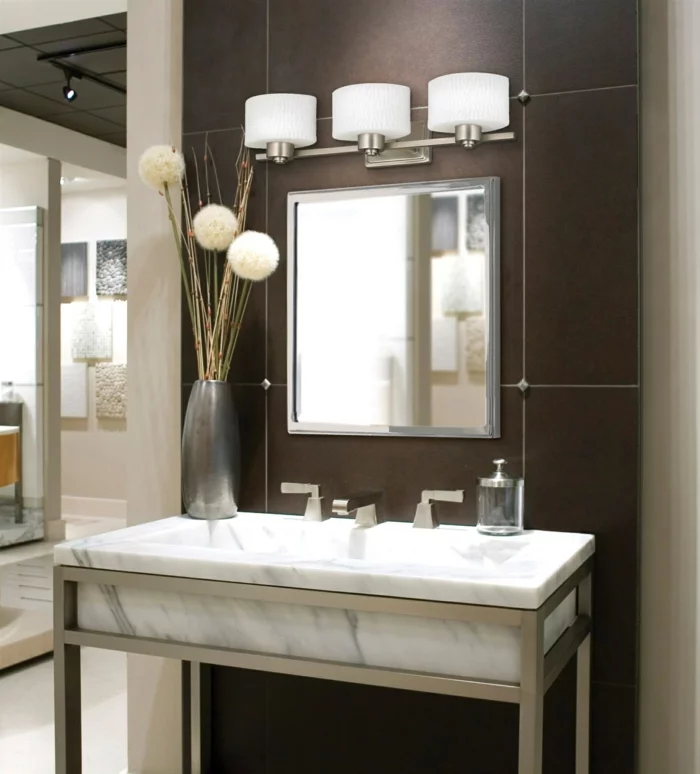 Badezimmer Spiegel Beleuchtung viereck marmor