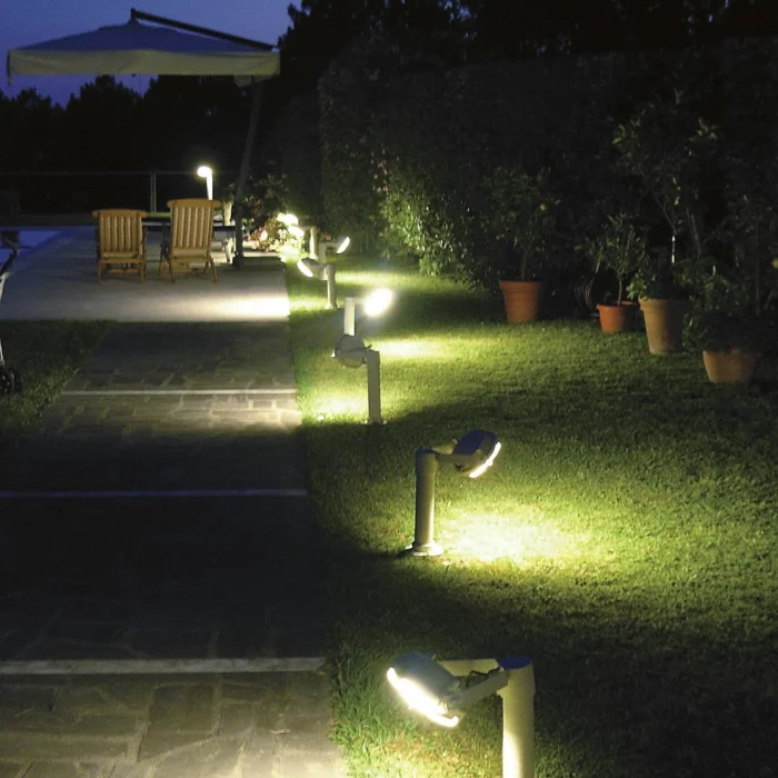 LED Beleuchtung Garten Sommer Nacht