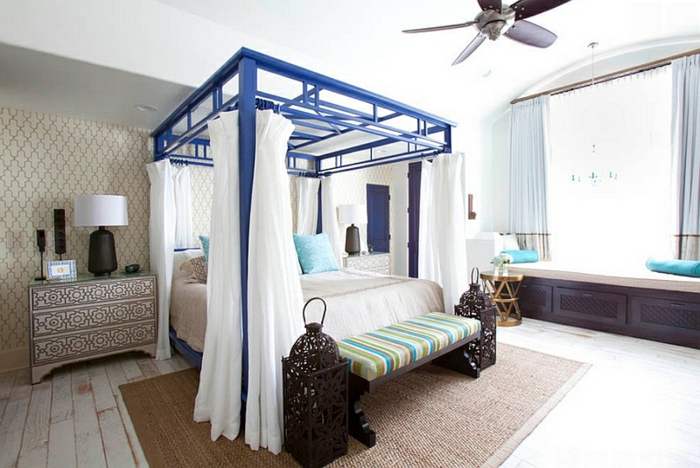 Schlafzimmer Design weiß blau laterne