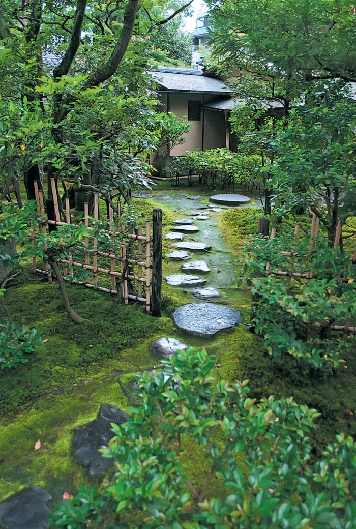 Steinfiguren für den Garten asia gehweg
