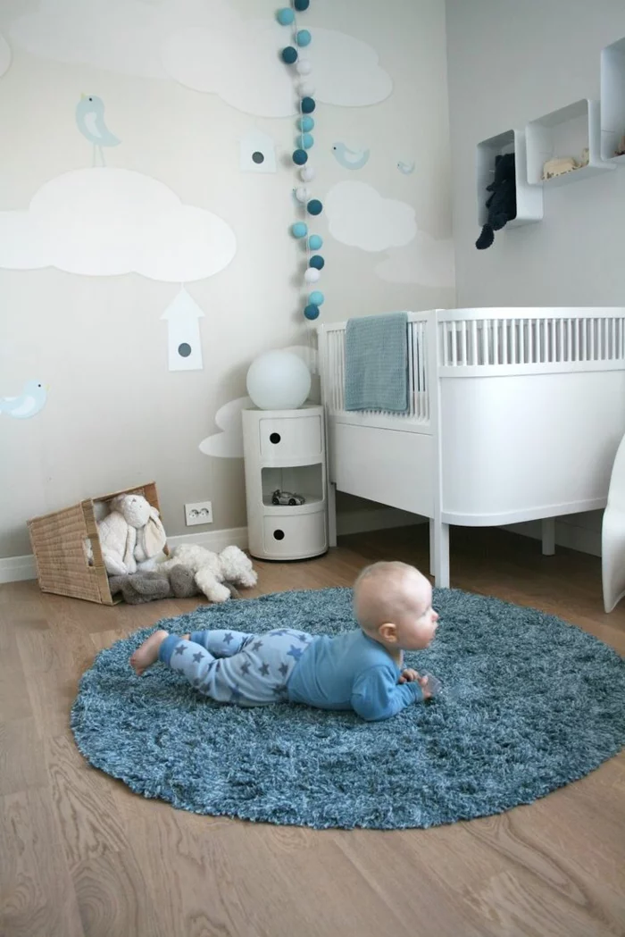 babyzimmer komplett einrichten bodenbelag runder teppich blau