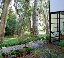 Charles und Ray Eames und ihr modernes Haus mit Garten