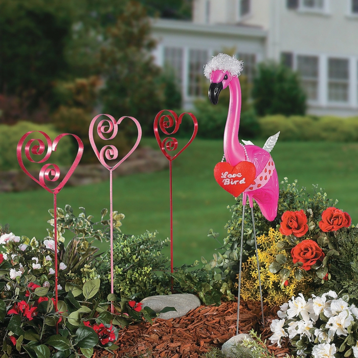 gartendekorationen garten verschönern valentinstag flamingo herzen