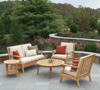 Gartentisch aus Holz – Klassisches Möbelstück im modernen Garten