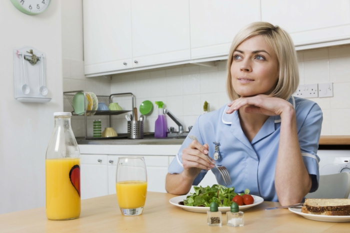 gesunde ernährung gesunder körper tipps frau küche