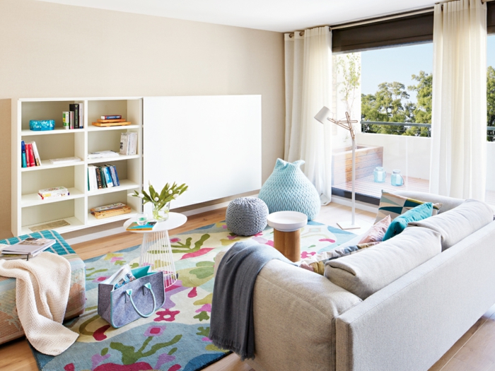 moderne möbel sitzpuffs farbiger teppich wohnzimmer