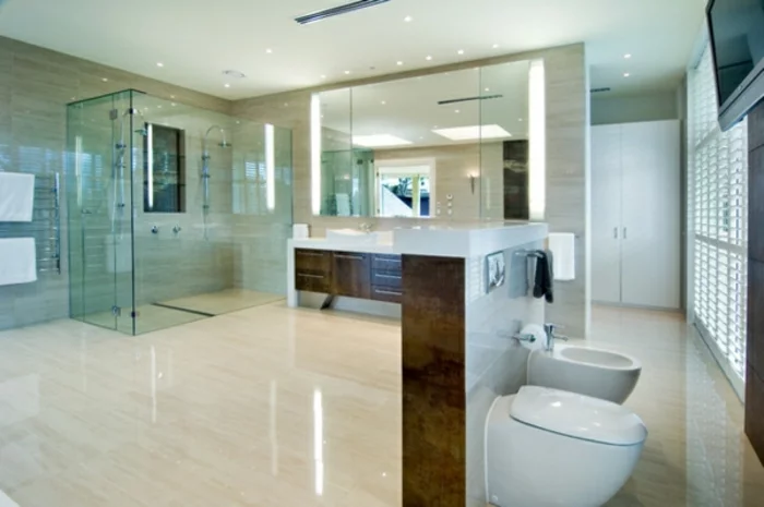 modernes bad einrichten badegestaltung glas dusche