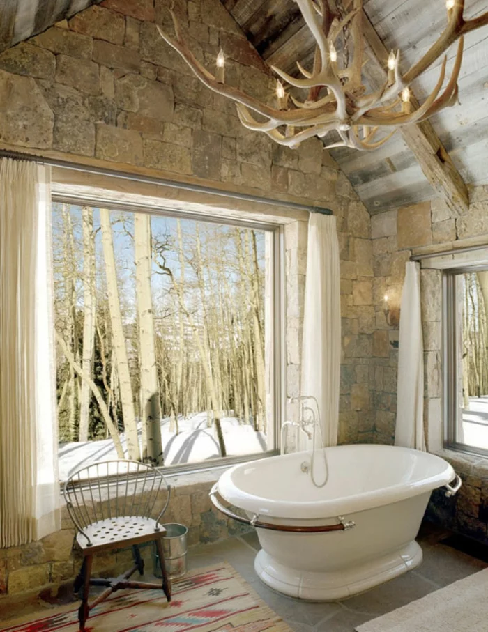 modernes badezimmer badewanne rustikales ambiente
