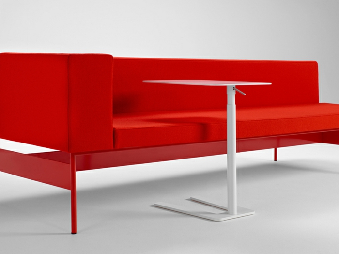 offect und studio irvine tool höhenverstellbarer couchtisch rotes sofa