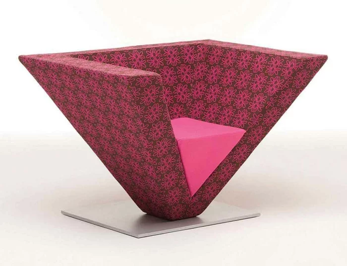 sitzmöbel moderner sessel pyramide design rosanuancen
