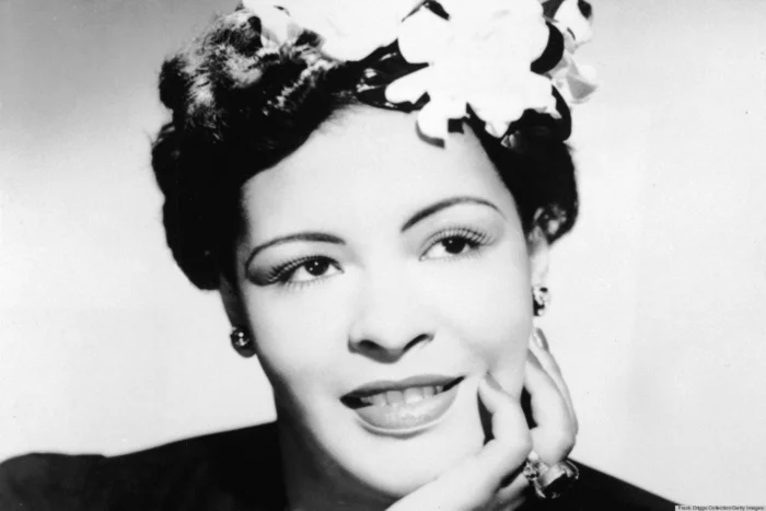 Billie Holiday steckfrisur mit blumen 50er jahre frisuren